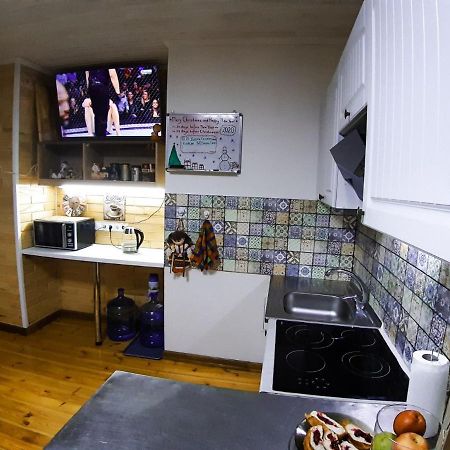 Отель "Swallow House" Tjerkasy Exteriör bild