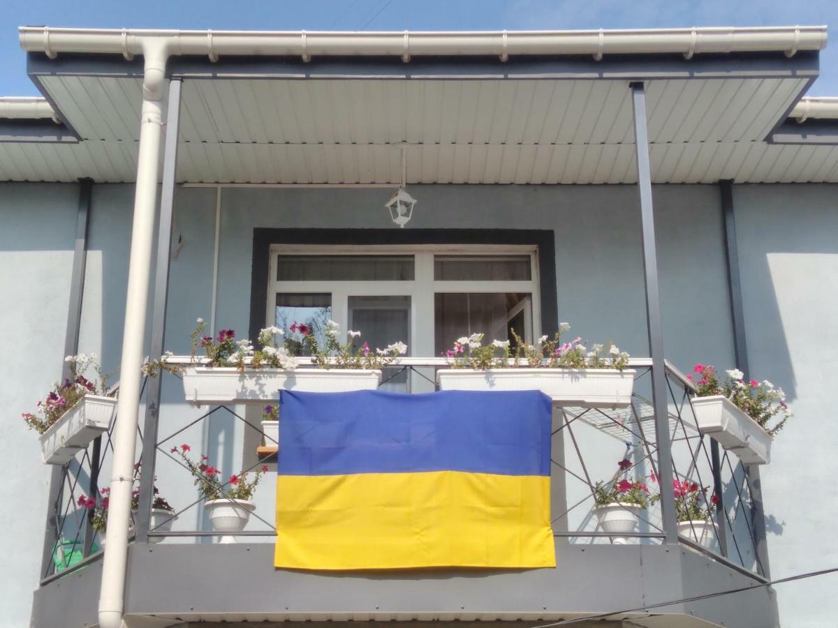 Отель "Swallow House" Tjerkasy Exteriör bild